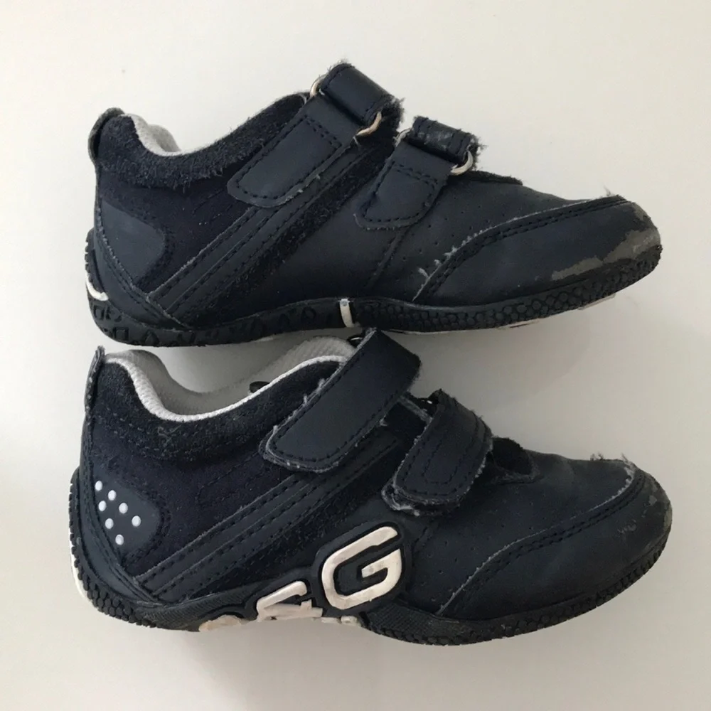 D&G Junior Navy Sneakers Size‎ 25